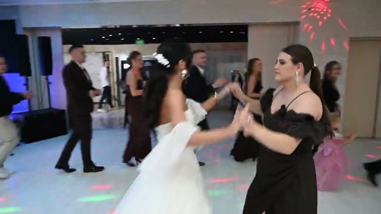 Dj- TUK MUZ-  Piękna  młoda...   (Sala Toast Baboszewo)