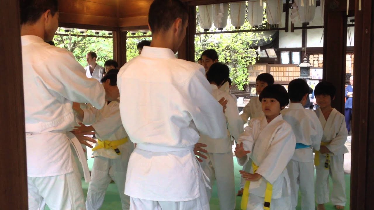 Shiramine 白峯神宮 embu, 2014 : children's embu