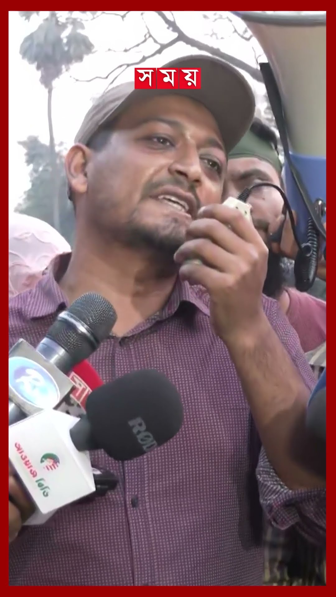 শিক্ষকদের বিক্ষোভ ঘিরে রণক্ষেত্র শাহবাগ, চ্যাঙদোলা করে নিয়ে গেল পুলিশ #primaryteachers #protest
