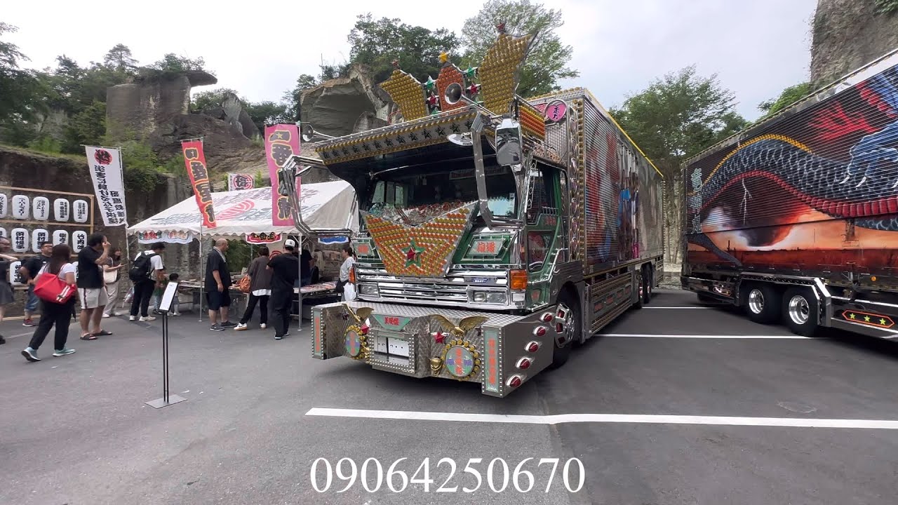 Original dekotora truck in Japan - YouTube