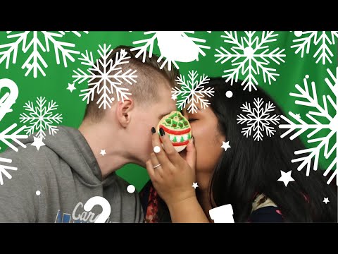 CHRISTMAS COOKIE DECORATING - YouTube