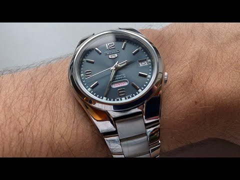 Popular Seiko 5 SNK621K1 Day Date Watch! Is This Seiko Worth the Hype?!