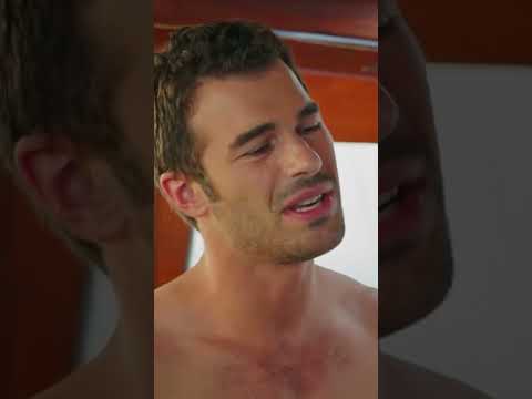 девушка Смутилась, Увидев Мужчину Обнажённым - Запах клубники #shorts
