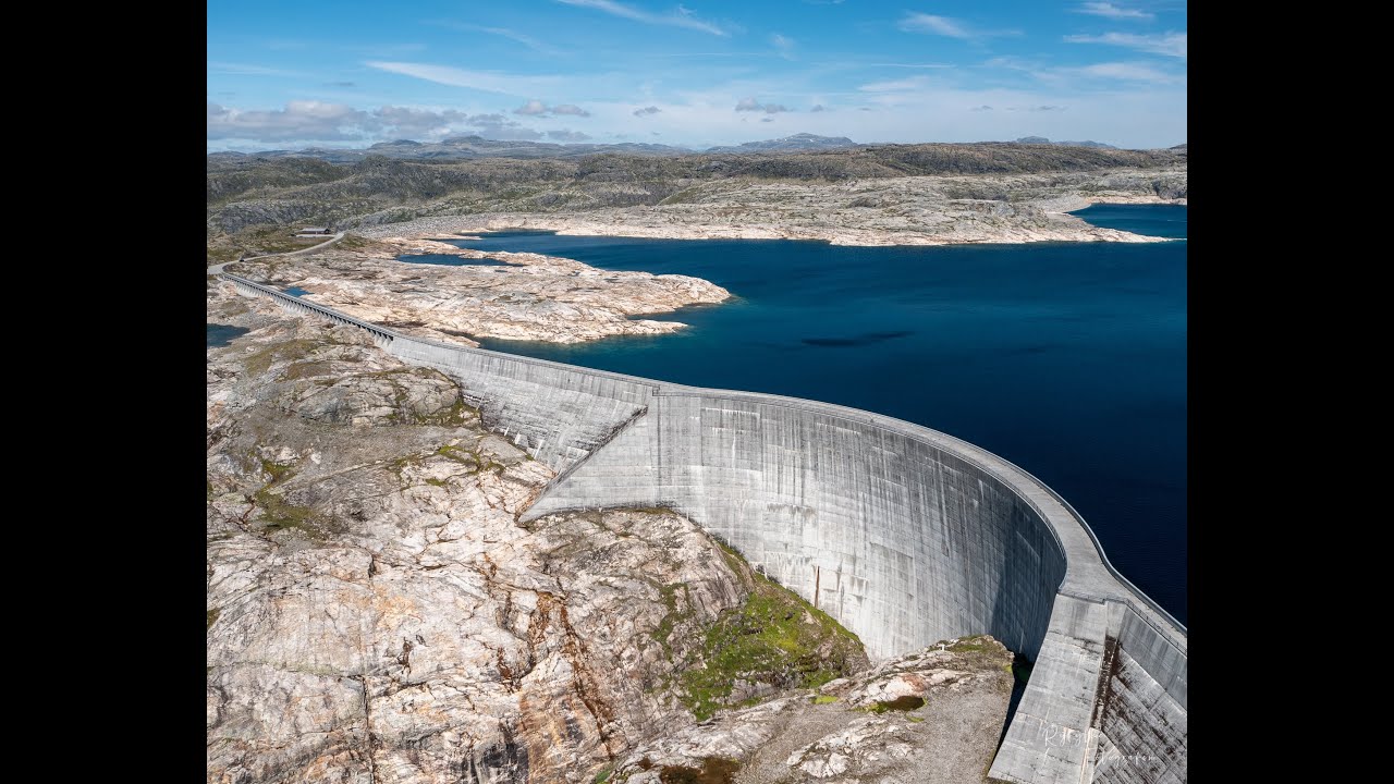 One of Norway's largest lake? Check this out - Blåsjø!
