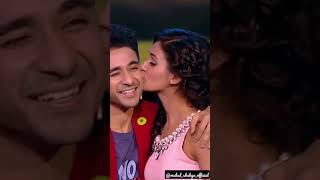 Raghav🕺 and Shakti Mohan💃 romantic😘 love😍 moment😜||Shakti kisses👄👄💋💋 Raghav||Full video on channel||