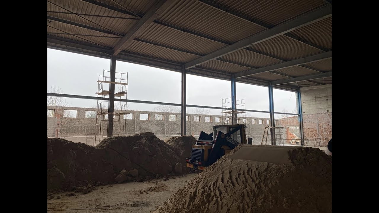 Prace przy przebudowie dawnego basenu przy ulicy Leszka Czarnego w Radomsku nabierają tempa