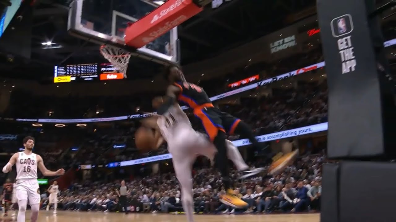 Julius Randle gets angry at Jarrett Allen after scary fall || Round 1 Game 2