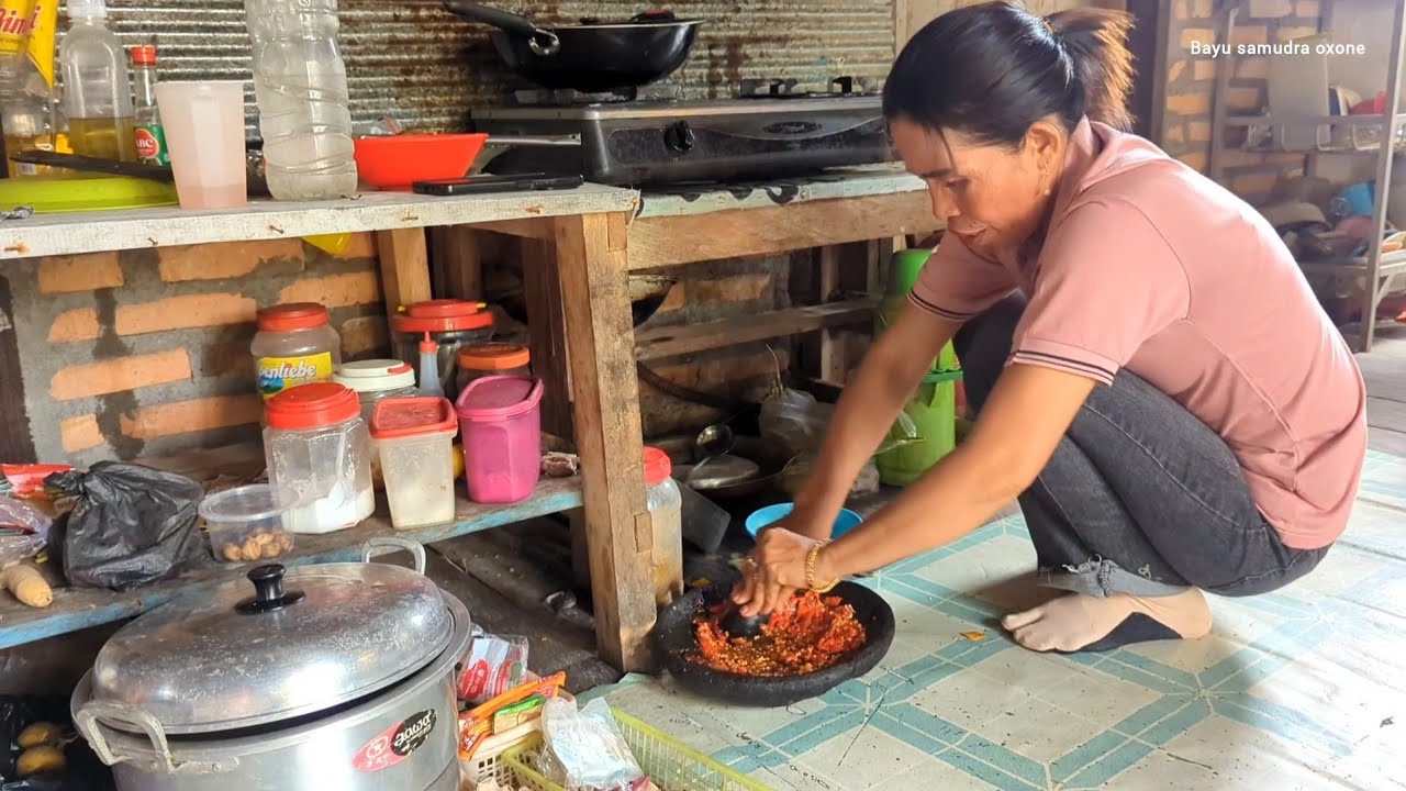 Kehidupan suku dayak ngaju, di pedalaman kalteng bertahun2 ga ketemu sanak keluarga, saudara,