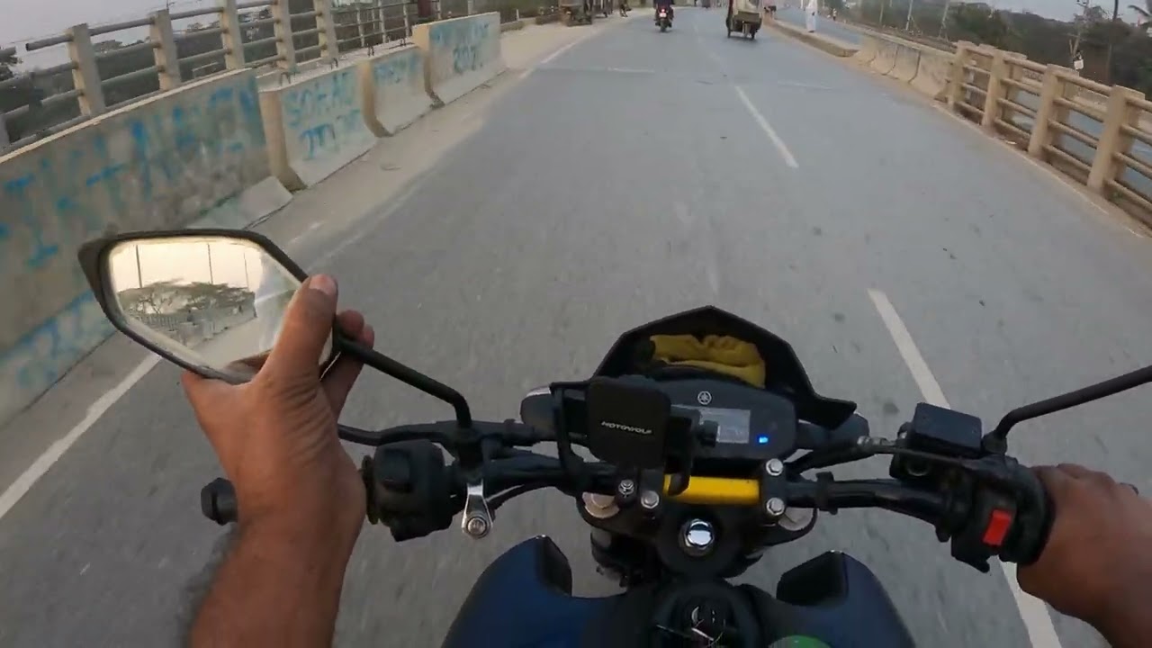 গতকাল বিকাল বেলায় শিপ ইয়ার্ডে থেকে বাসায় যাওয়ার সময়। 