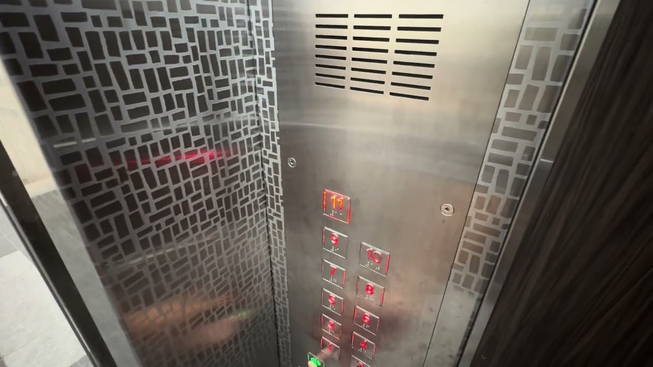 Fuijtec Elevator at Block 930 Yishun Central (Lift A).