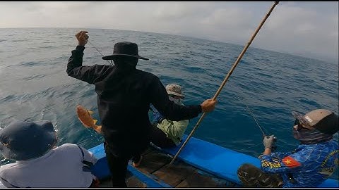 Câu Jig cá mú đỏ ở Côn Đảo.