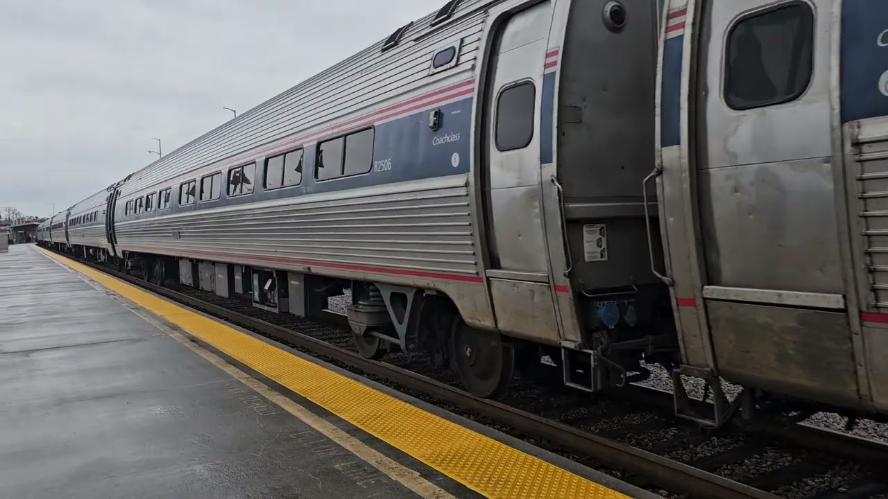 AMTK 158 leaving Norfolk to go to new york