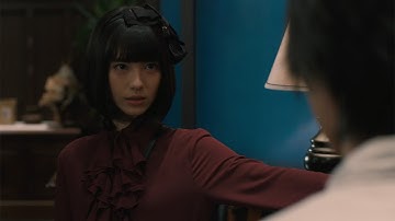 浜辺美波、神木隆之介に「キスさせてあげる」　映画「屍人荘の殺人」予告編が公開