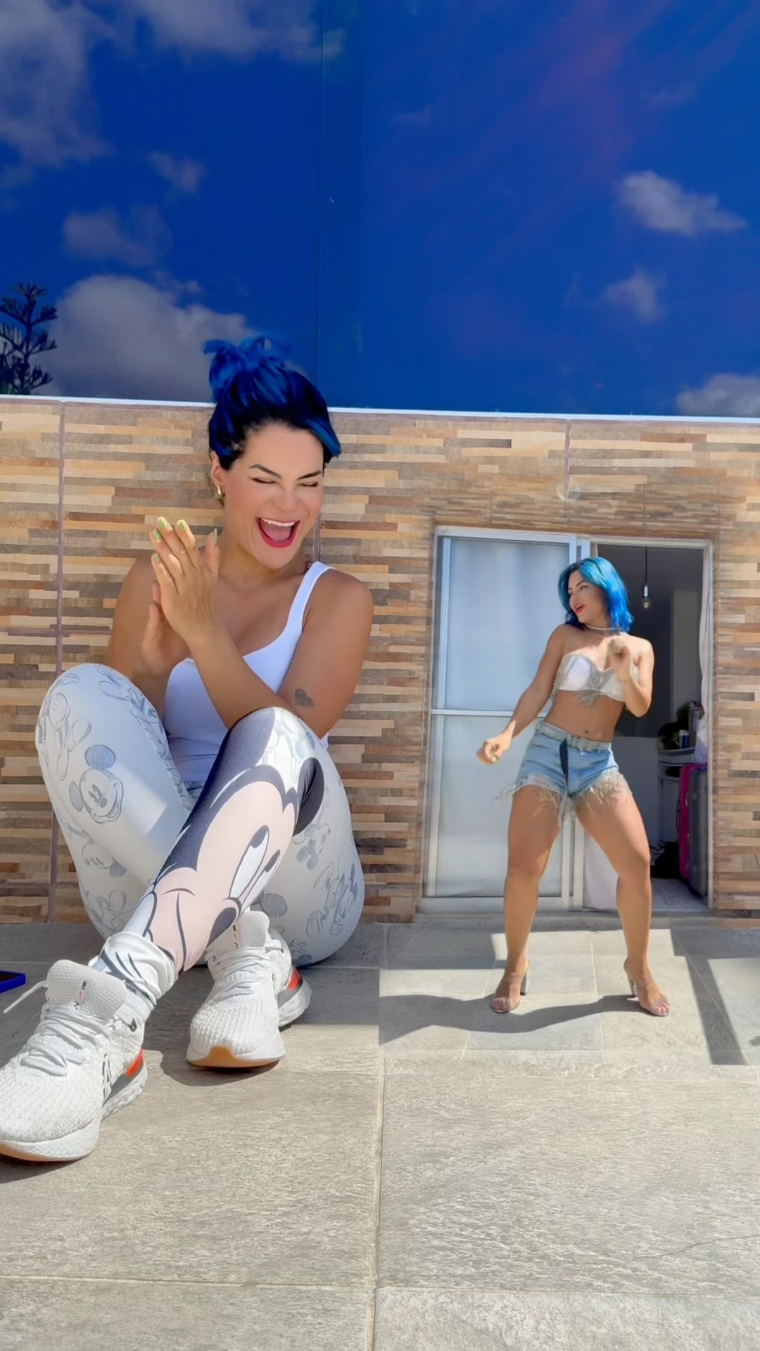 Essa Mayquinha não tá pra brincadeira não viu?! ? Será que ela quer curtir um Carnaval? #trend
