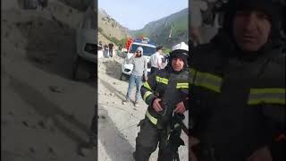 На ходу Тормоза отказали,Катастрофа в Дагестане,в горном районе,четверо попали в больницу легковушке
