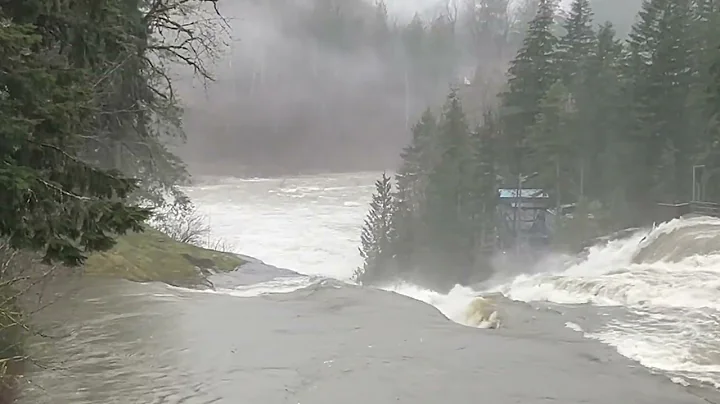 The South Fork of the Skykomish River flooding at Sunset Falls Lodge April 23, 2025