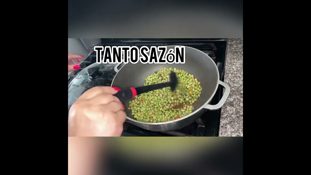 Arroz con guandules verde ( moro)