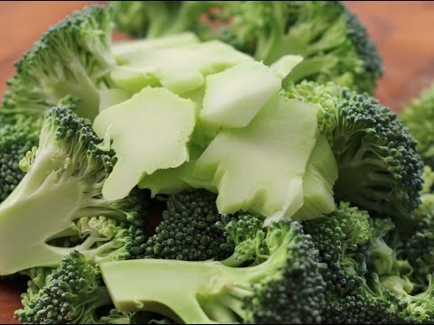 How To Cut Broccoli - Chef Tom