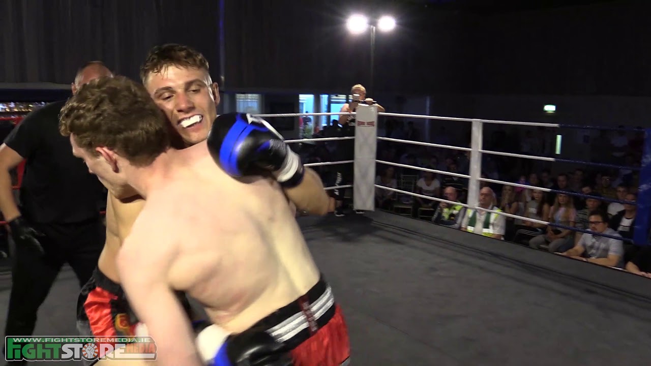 Thomas Moore vs Adrian Potoniec (Fight Video)