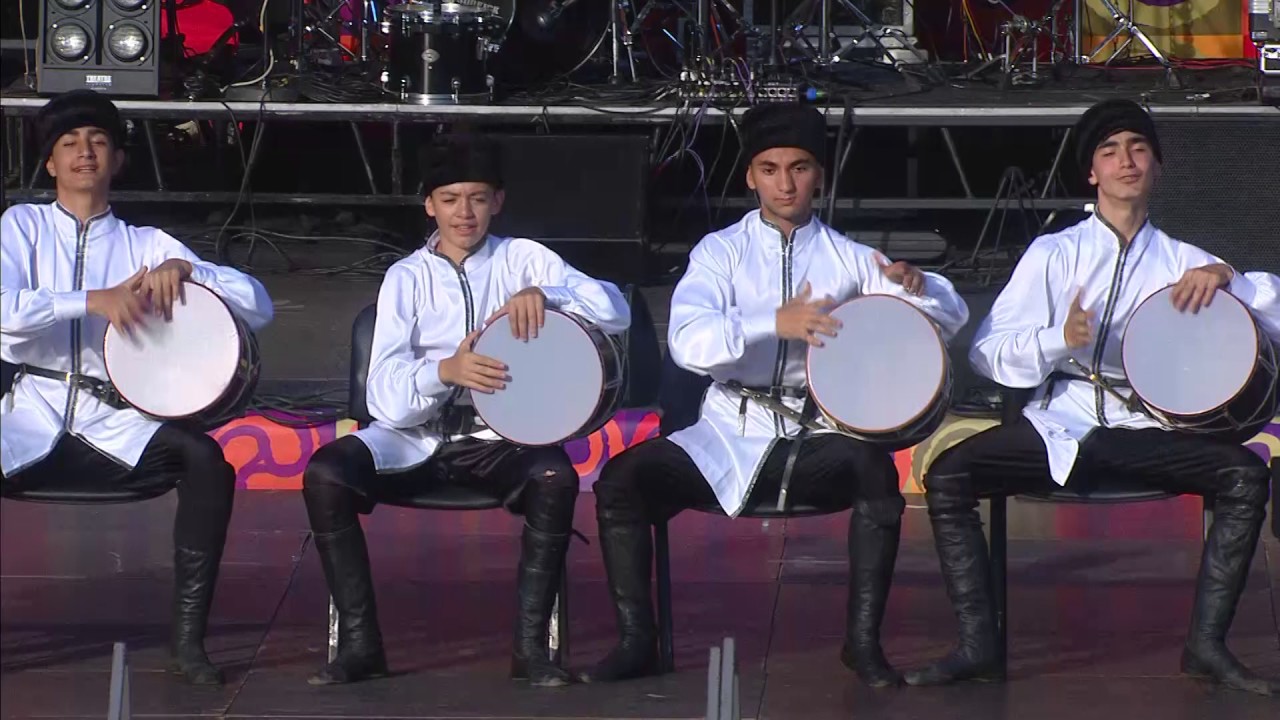 Азербайджанский народный ансамбль песни и танца 