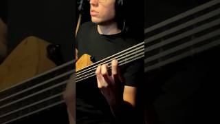 Fretless + 70s Chorus = THIS 🔥