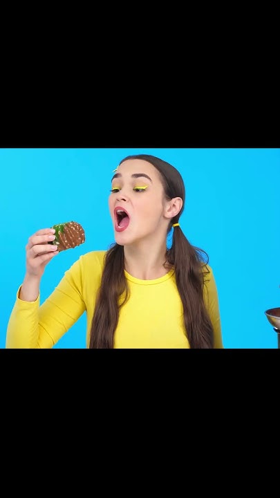 девочка ест кактус - YouTube