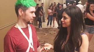 I SPILLED MY DRINK ON JACKSEPTICEYE? - VidCon Vlog - AZZYLAND