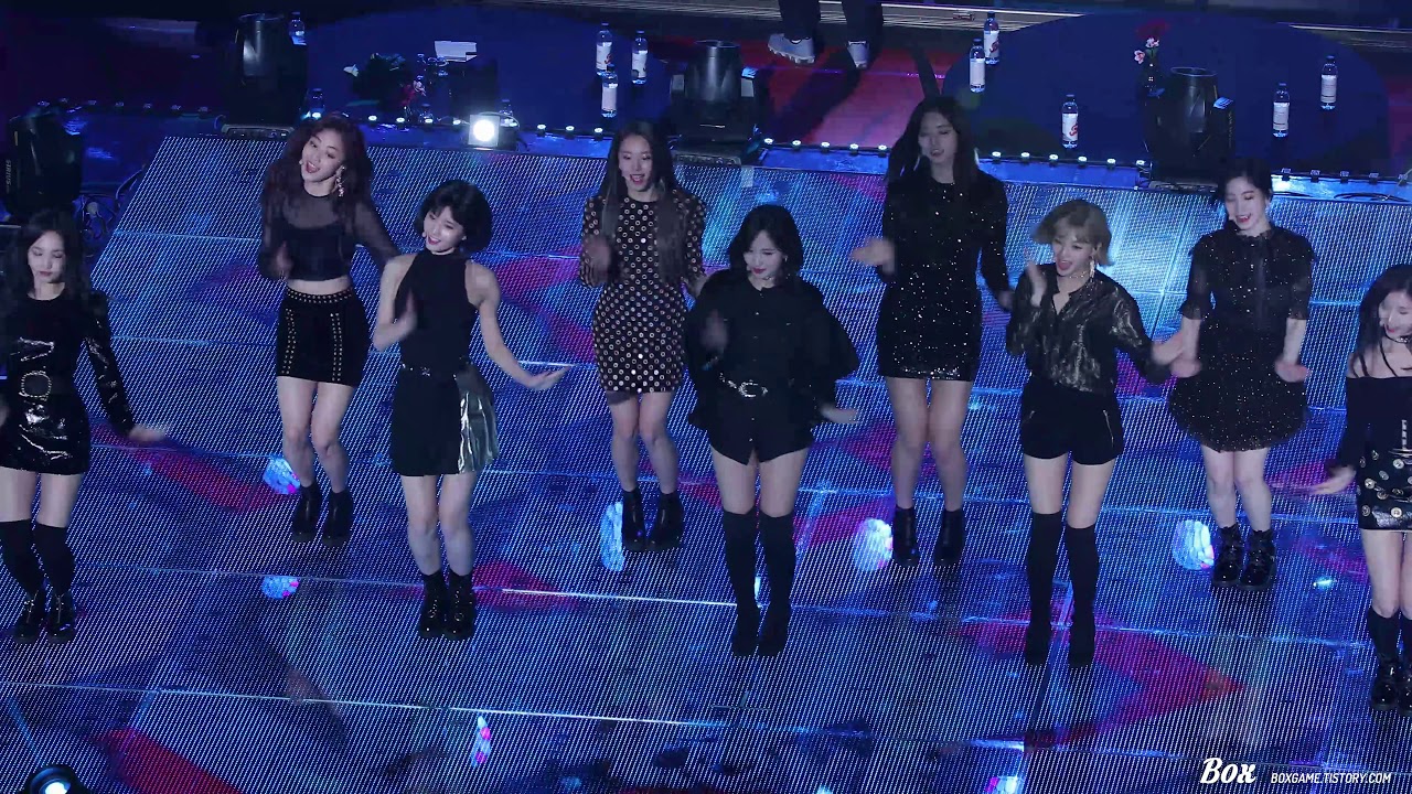 180214 가온차트 어워즈 트와이스 - Knock Knock, Heart shaker 직캠 by Box