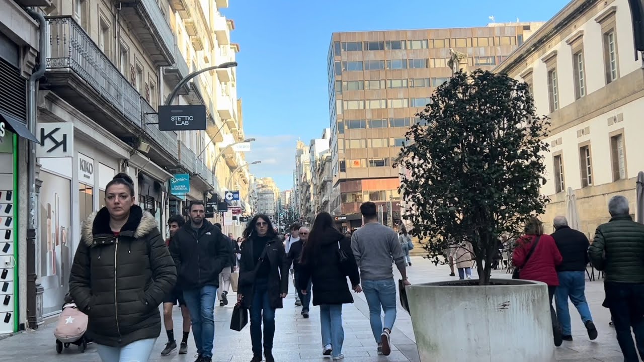 Carnaval/entroido de Vigo, Galicia, em 2025. Caminhando por essa linda cidade em festa