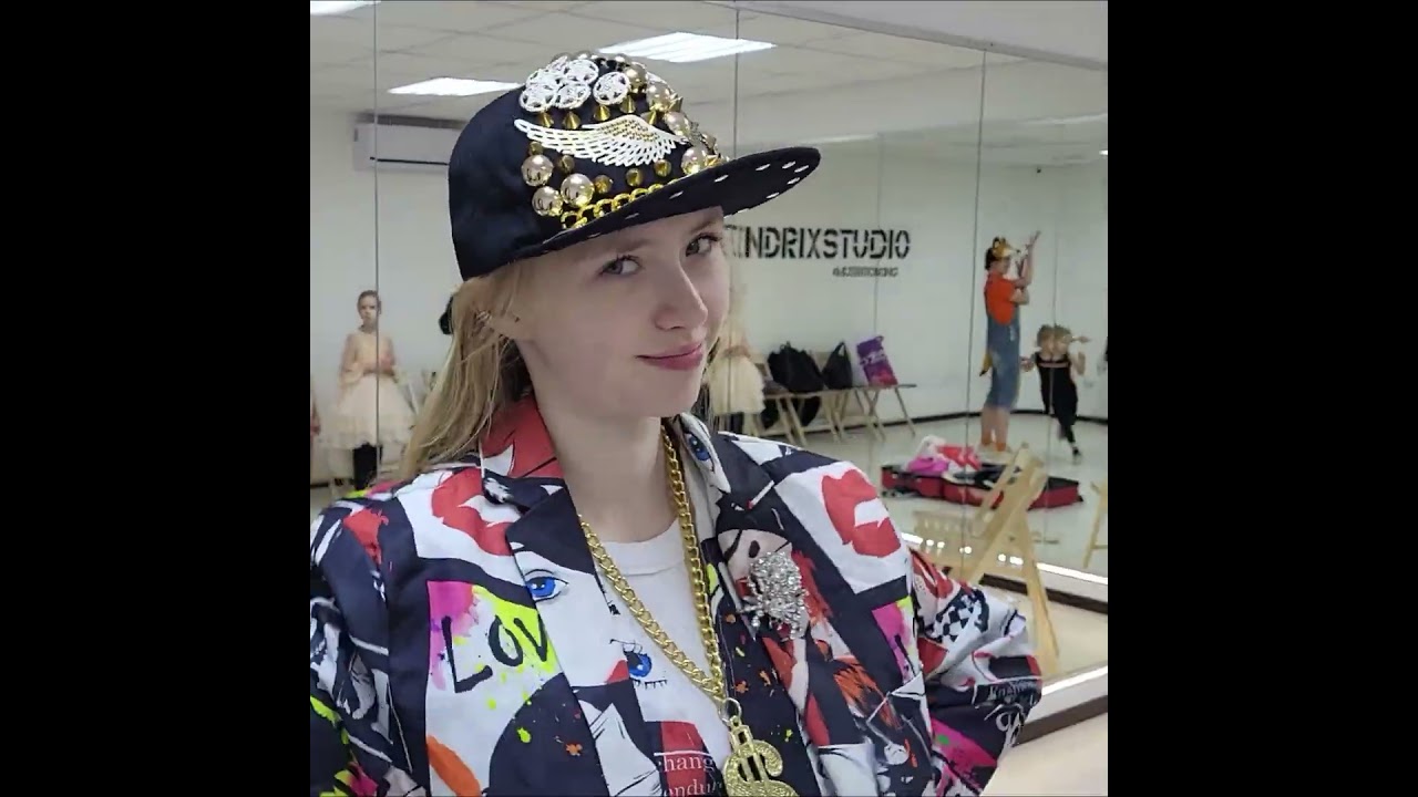 Примерка костюмов перед спектаклем Маленький Принц, 11 ноября 2023 г.