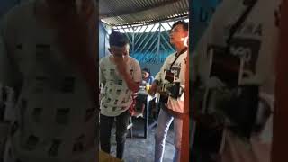 #vickysalamor viral pengamen asal kupang bersuara emas cover (lagu vicky salamor menanti)