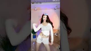 是晓萱丫（舞蹈主播）20220430192314