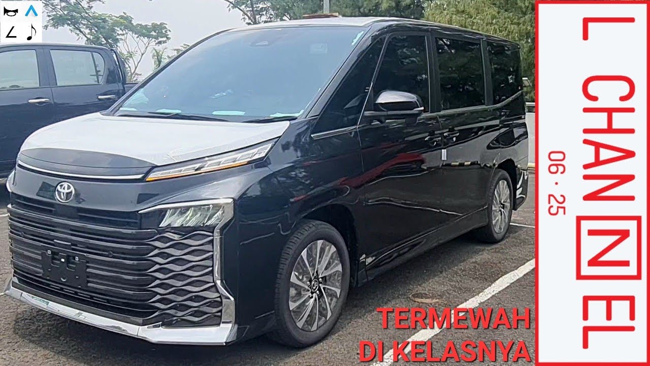Walkaround Toyota Voxy [R90] - Indonesia - YouTube