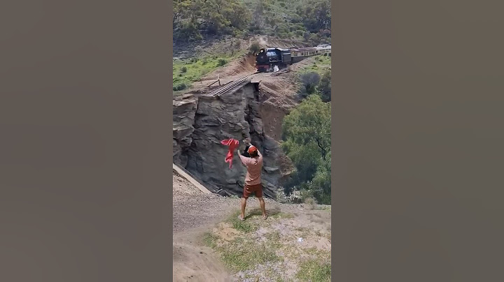 Trem Cai em Cratera 😱 #shorts #viralvideo