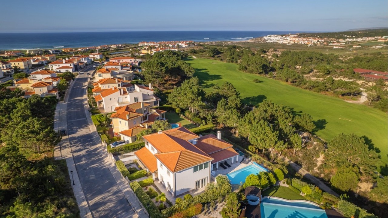 Stunning villa by the golf course | PORTUGAL