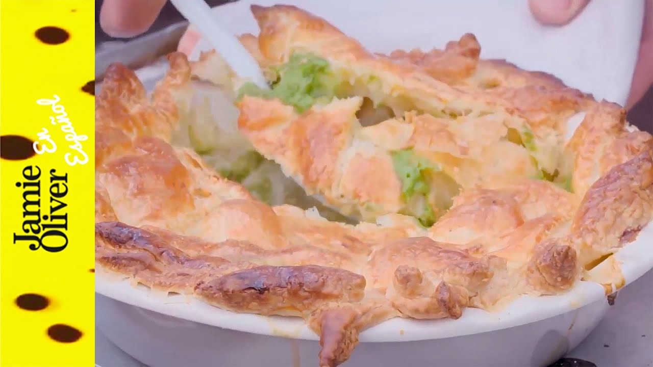 Pastel de hojaldre con pollo, salchicha y tocino Jamie Oliver En Español YouTube