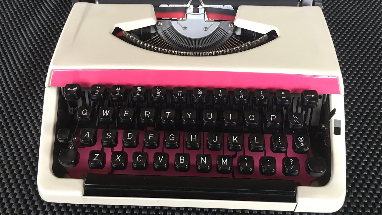 Typewriter for sale review: Hello Kitty! Custom Brother Charger 11