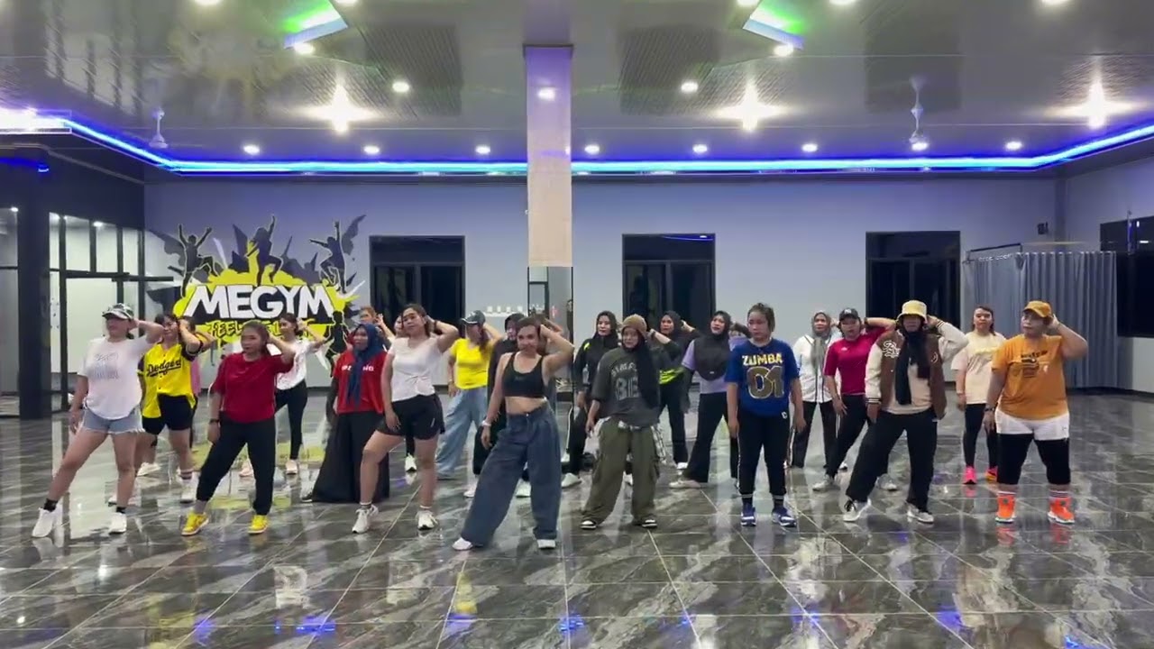 STEPHANIE TREMOR BY DESSY'S CHOREO|ZUMBA|DANCE|SENAM KREASI|INDOBOUNCE