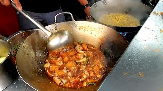 Filipino Street Food PANCIT Con LECHON
