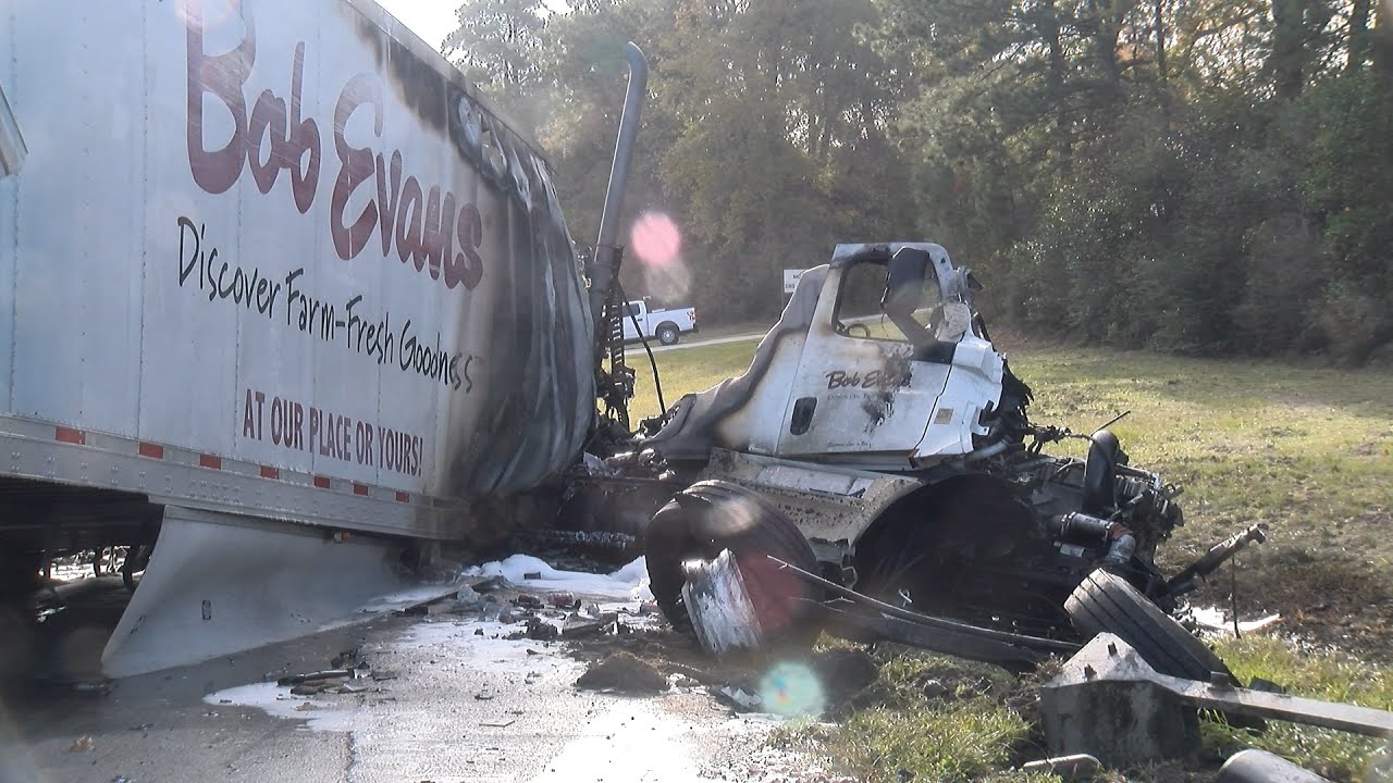 112723 FM 1314 18 WHEELER HEADON FATAL CRASH AND FIRE YouTube