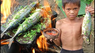 Primitive Technology - Eating delicious - Cooking fish on a rock in forest by Primitive Technology KH. 895 views 6 months ago 7 minutes, 57 seconds