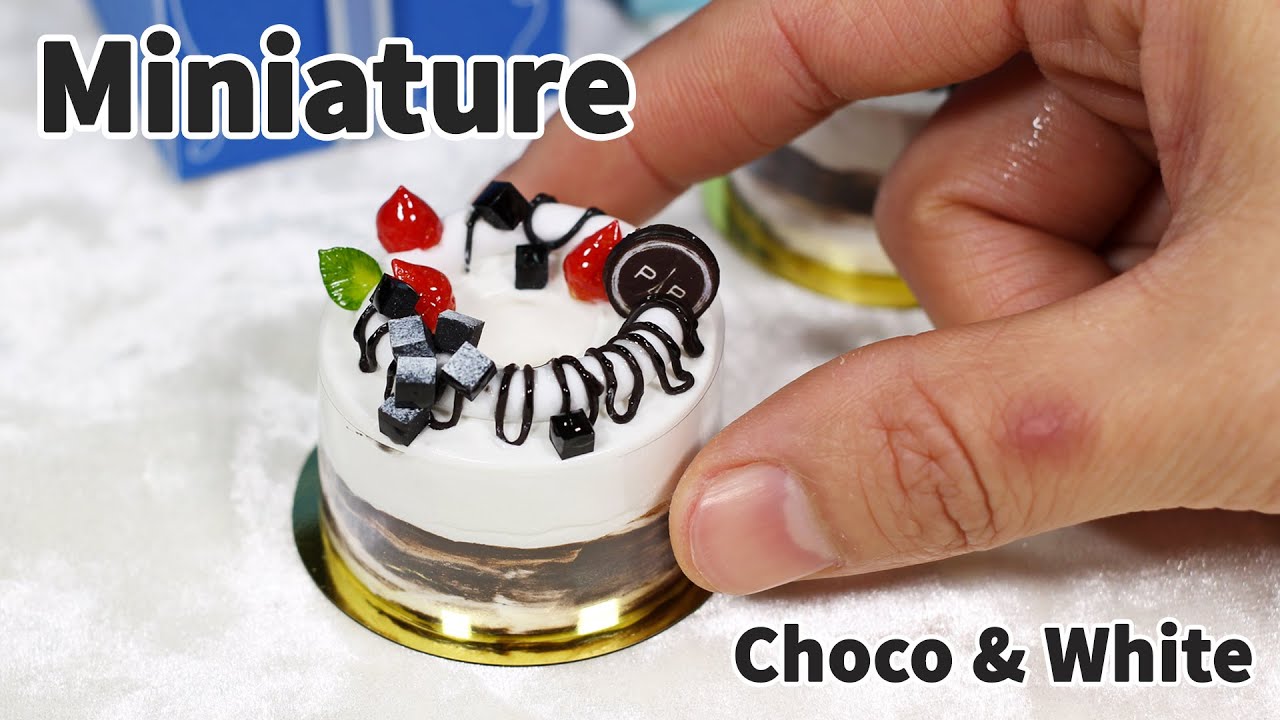미니어쳐 초코 앤 화이트 케이크(파리바게트) - Miniature cake