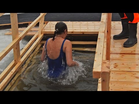 Come on girls!And guys.Baptism-2023 in Tsaritsyno./А ну-ка девушки!И парни.Крещение-2023 в Царицыно.