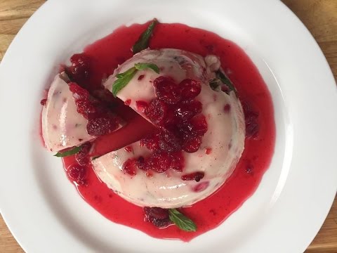 გურმანია - კენკრის და პიტნის პანაკოტა