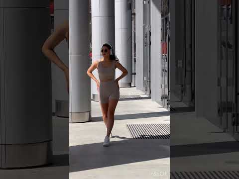 Щільні спортивні шорти - велосипеди в рубчик з V - подібним кроєм резинки, видео 1