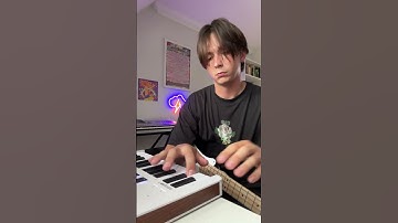 Thumbnail of Radiohead - No Surprises (loop cover)