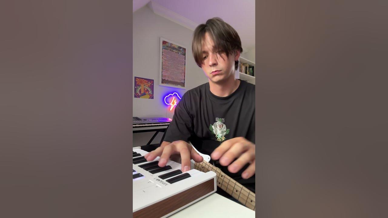 Radiohead - No Surprises (loop cover)