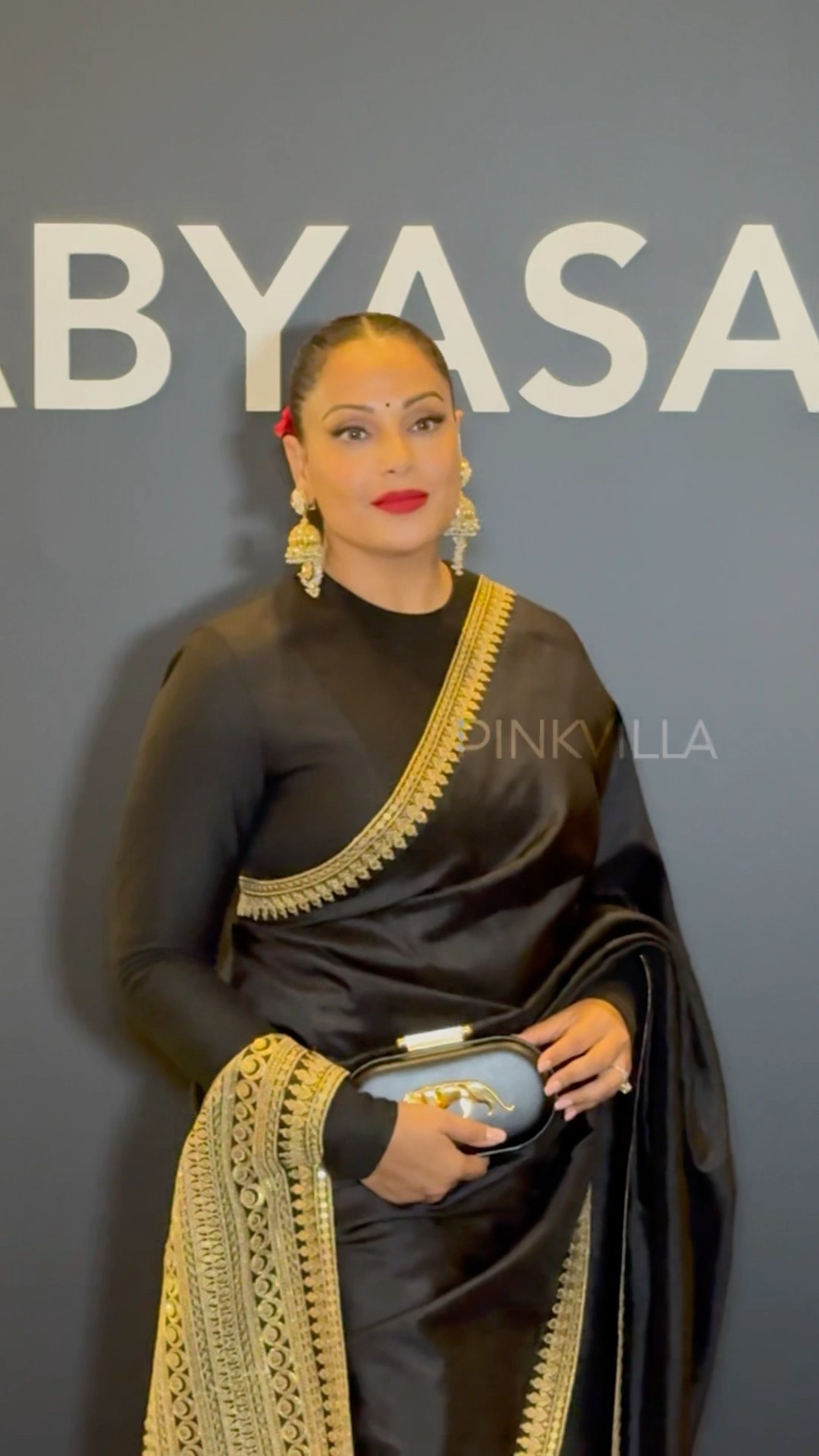 Bipasha Basu Slaying In Her Black Saree At Sabyasachi Event? #shorts #bollywood #bipasha_basu