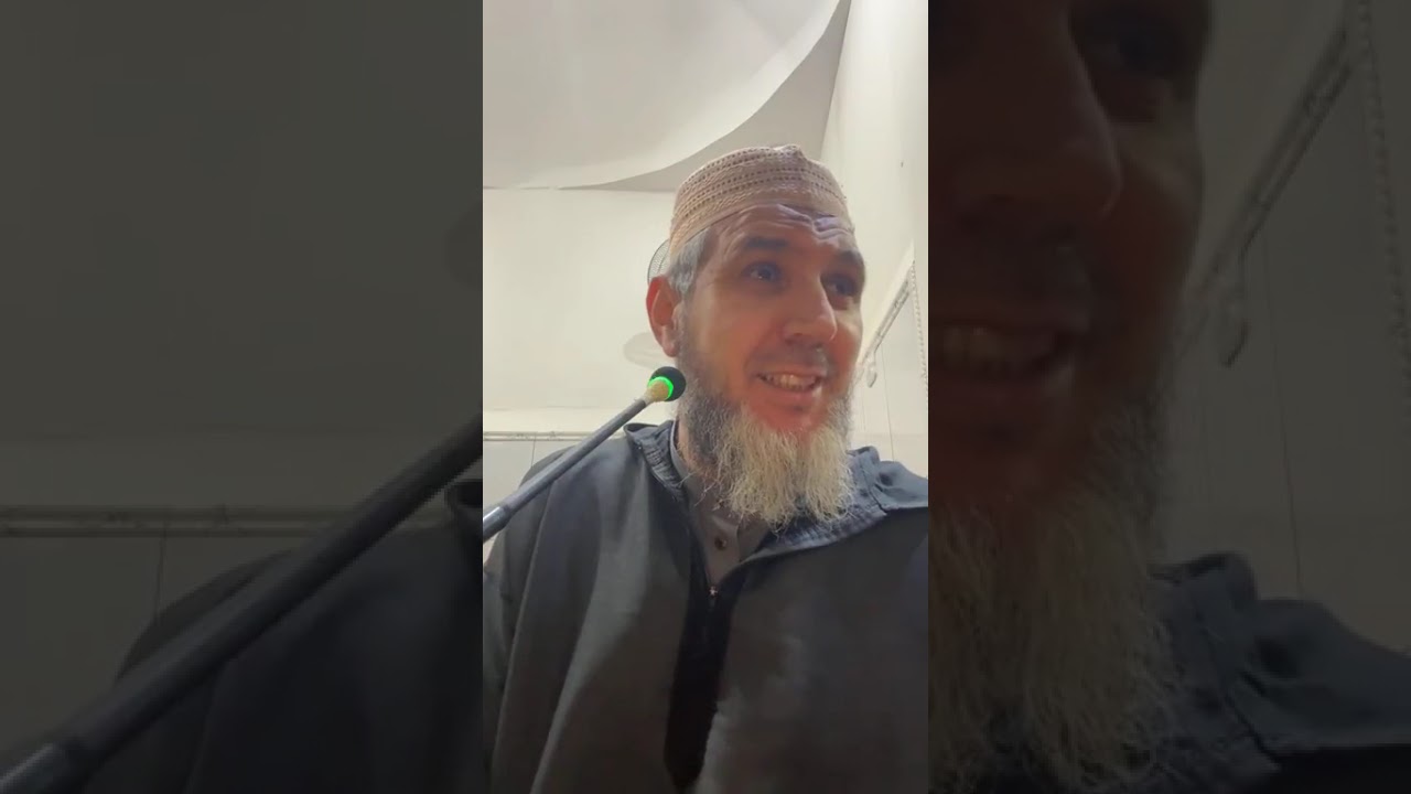 عِزُّ العَبدِ استغناؤه عَنِ الناسِ