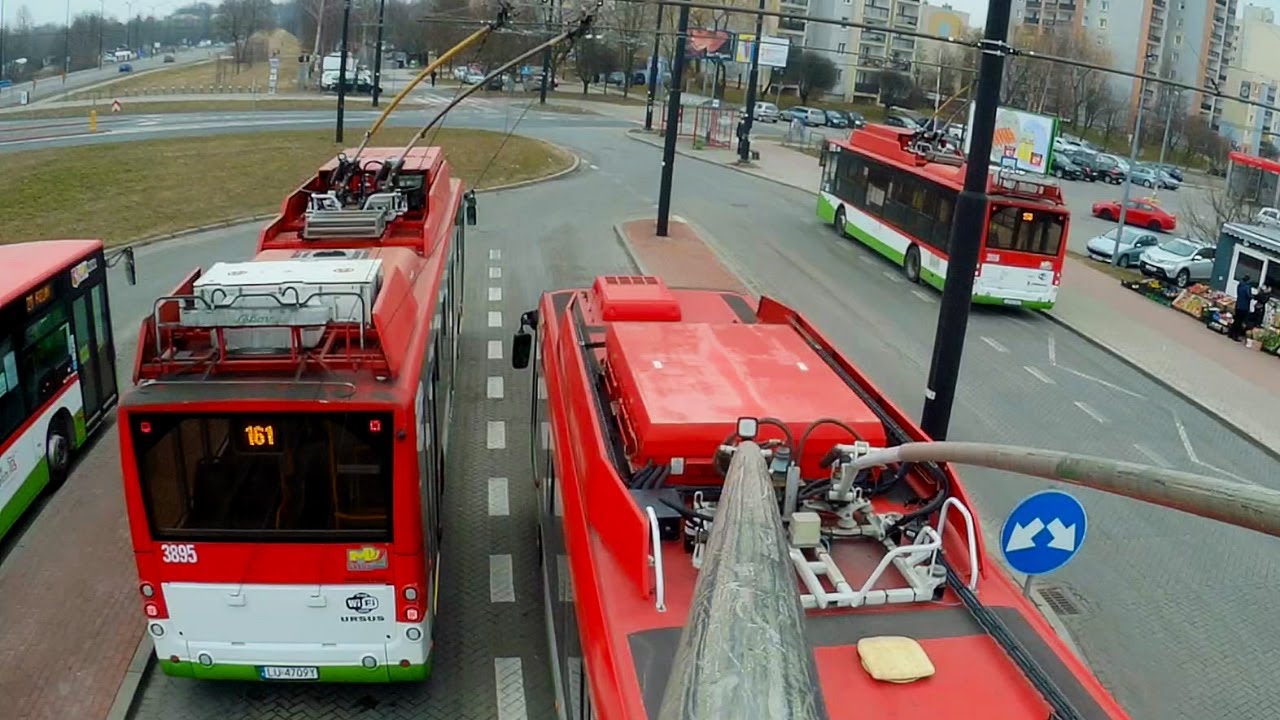 Widok z odbieraka trolejbusu - przejazd trasą linii 156